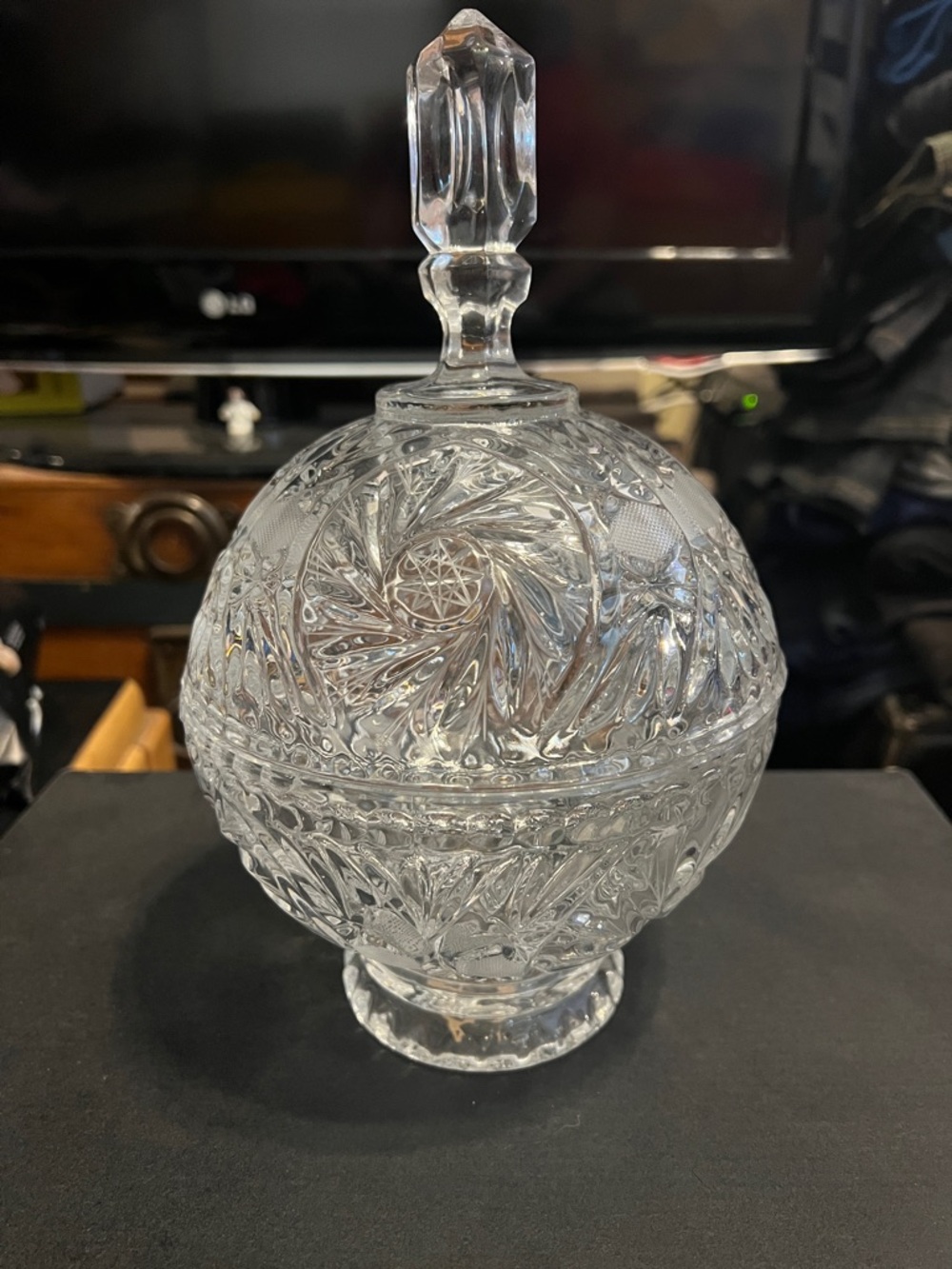 ZAJECAR VINTAGE CRYSTAL HAND CUT & CARVED CANDY DISH 24% LEAD 1970s